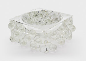 7.5″x7.56″x3″H – Crystal Glass Bowl “Scattered Balls”